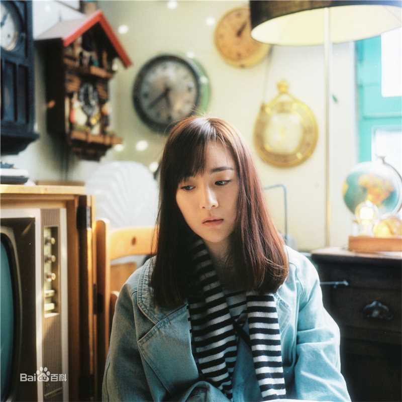 李依伊文艺少女前后照片