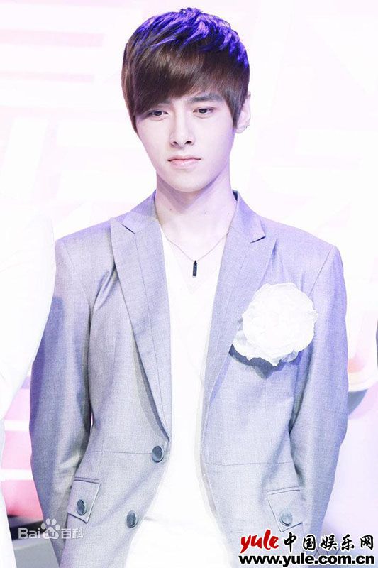 方逸伦(Alen)生活照生活照相册