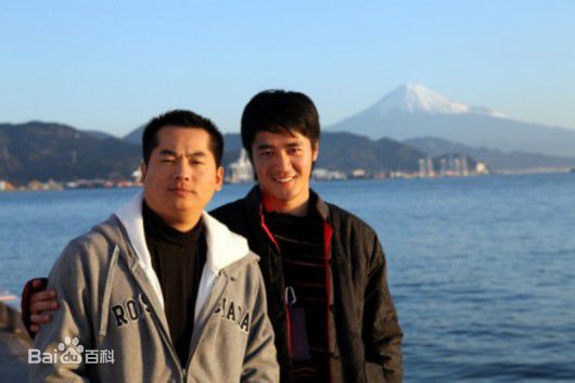 尚于博(Yubo Shang)与其他艺人的合照性感图片图集