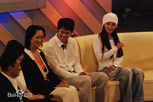 尚于博(Yubo Shang)与其他艺人的合照性感图片图集