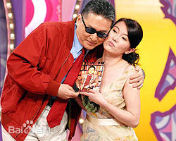 苗可丽主持人照性感图片图集