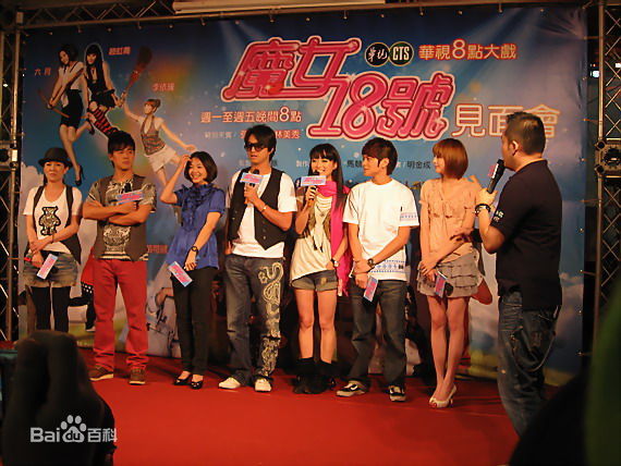 苗可丽主持人照性感图片图集