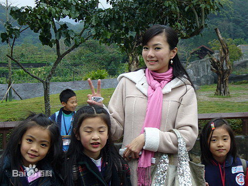 谢金燕(Jeannie Hsieh)生活照壁纸壁纸