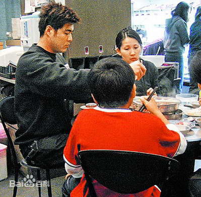 刘至翰(Johnny)生活中的性感图片图集