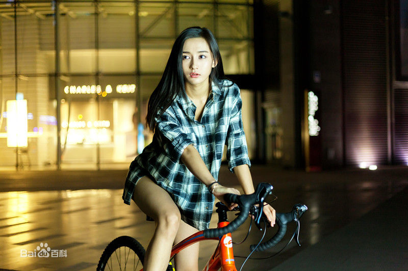 李若宁最新壁纸