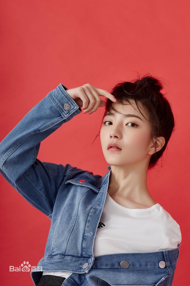 白卉子最新壁纸