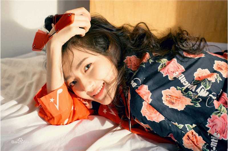 白卉子最新壁纸