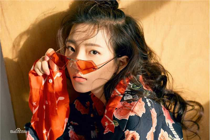 白卉子最新壁纸