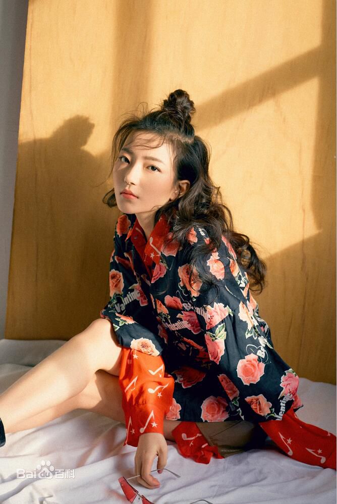 白卉子最新壁纸