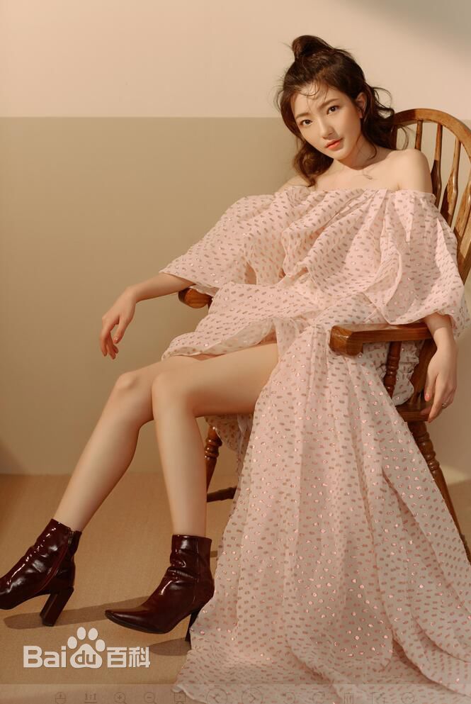 白卉子最新壁纸