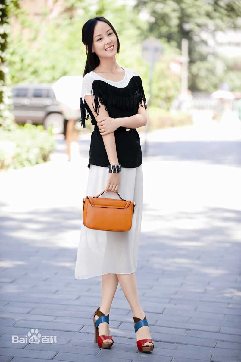 最新缪婷茹性感图片