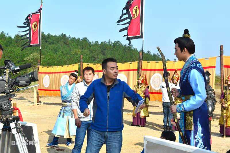 白云默工作最新剧照