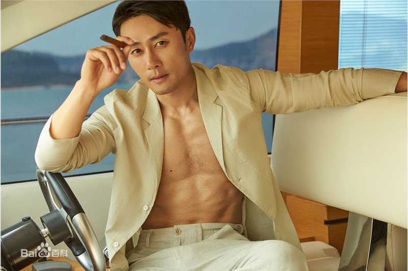 章贺最优质最新秀诱人腹肌相册