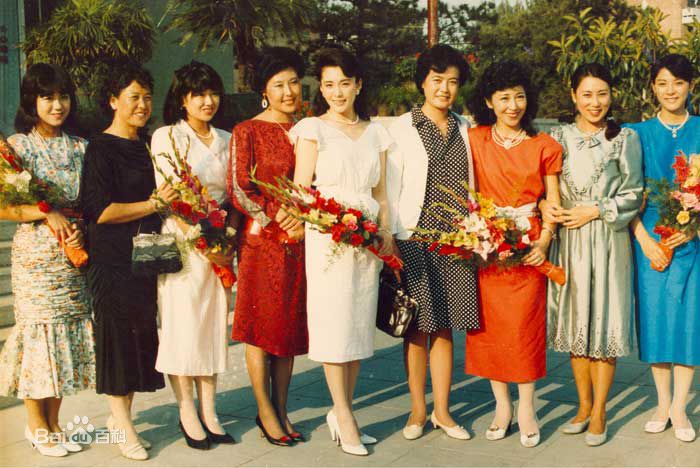 李岚女演员生活照前后照片