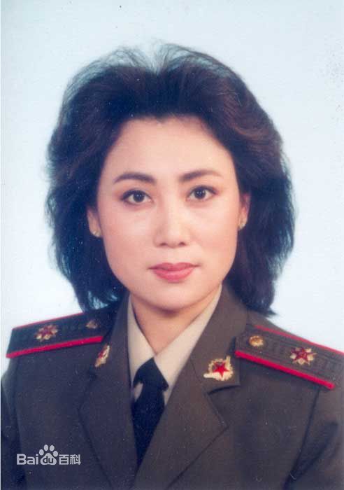 最新李岚性感图片