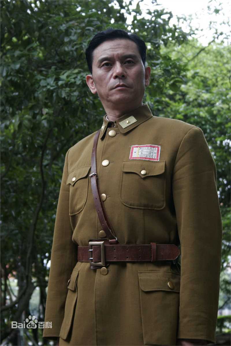 于东江(Yu Dongjiang)出演的部分影视剧剧照、生活照