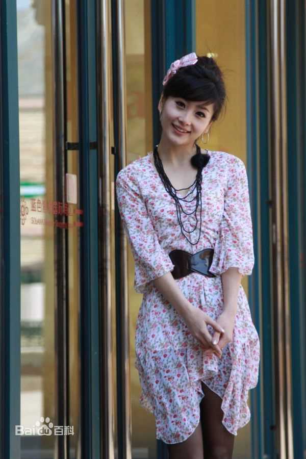 高清吕红旭性感图片