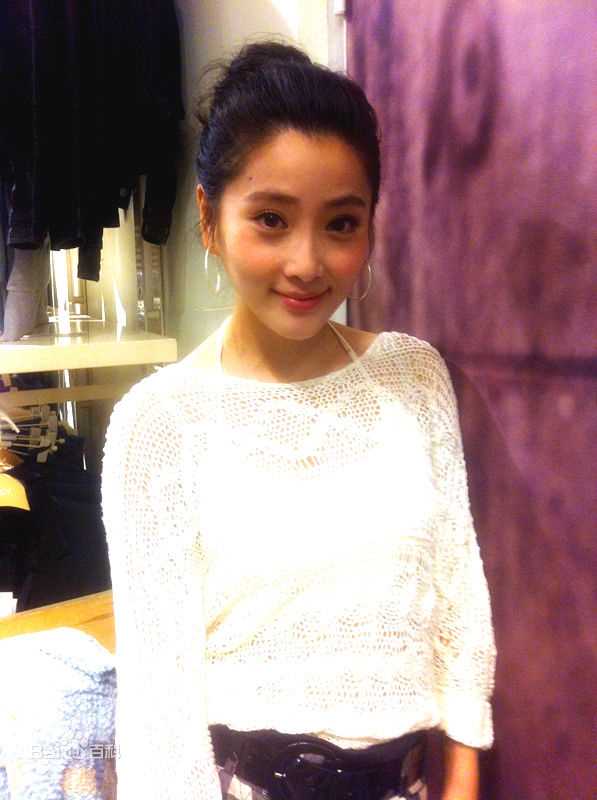 高清吕红旭性感图片