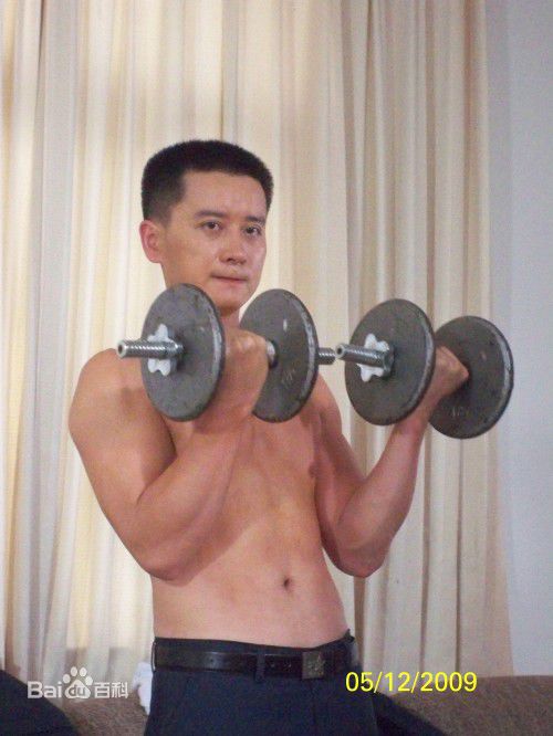 姬晨牧生活照壁纸壁纸