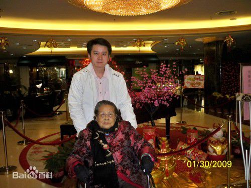 姬晨牧生活照壁纸壁纸