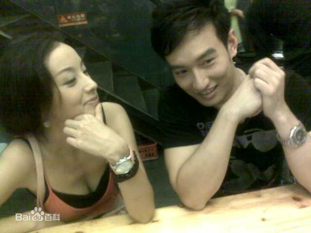 姬晨牧生活照壁纸壁纸