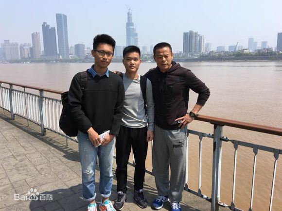 最全黄品沅壁纸