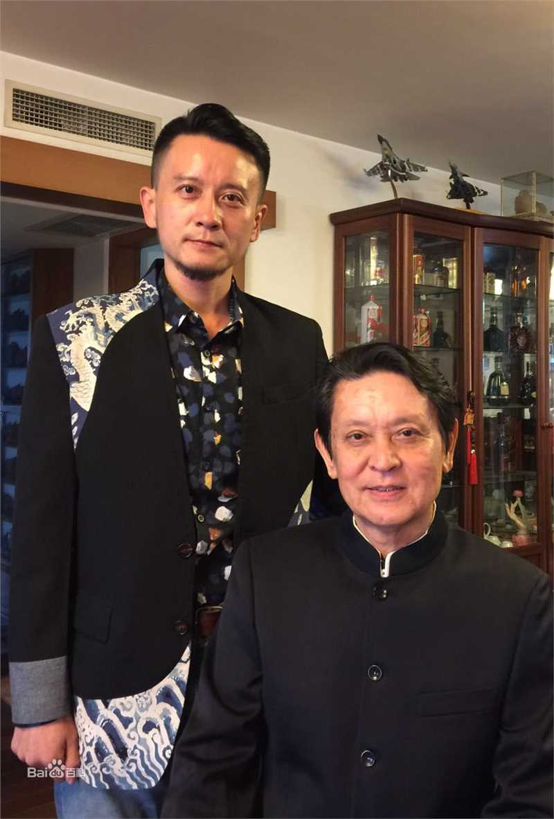 姬麒麟照片性感图片图集