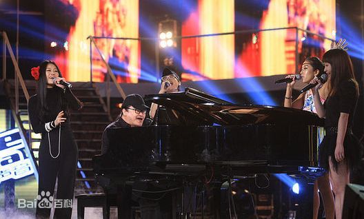 精选刘欢(Liu Huan)在2012年出任《中国好声音》导师中的图册