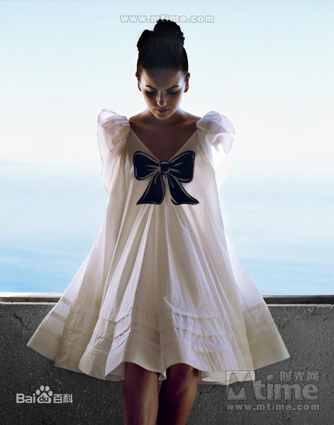 卡米拉·贝勒(Camilla Belle)前后照片