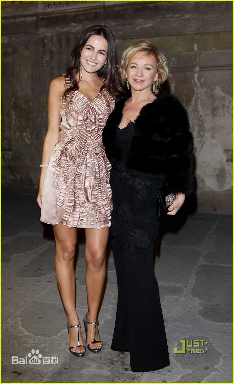 精选卡米拉·贝勒(Camilla Belle)精彩图册1