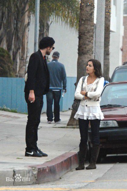 最新卡米拉·贝勒(Camilla Belle)精彩图册1