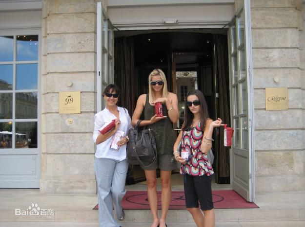 卡米拉·贝勒(Camilla Belle)精彩图册1