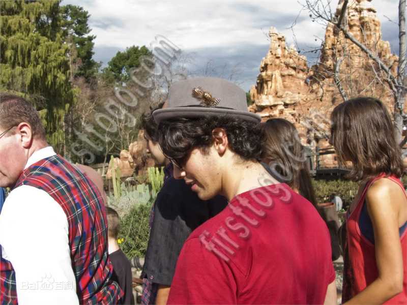 精选卡米拉·贝勒(Camilla Belle)精彩图册4