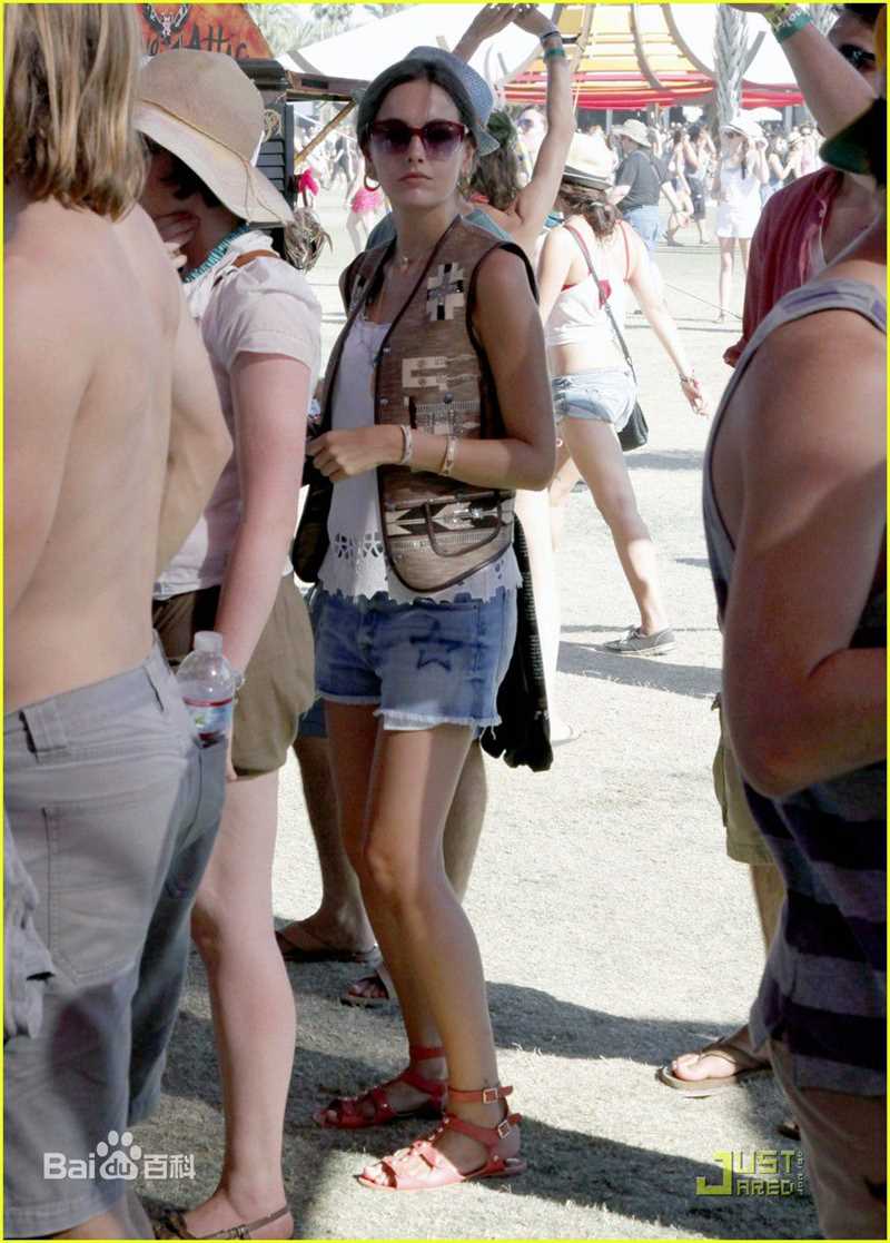 最新卡米拉·贝勒(Camilla Belle)精彩图册1