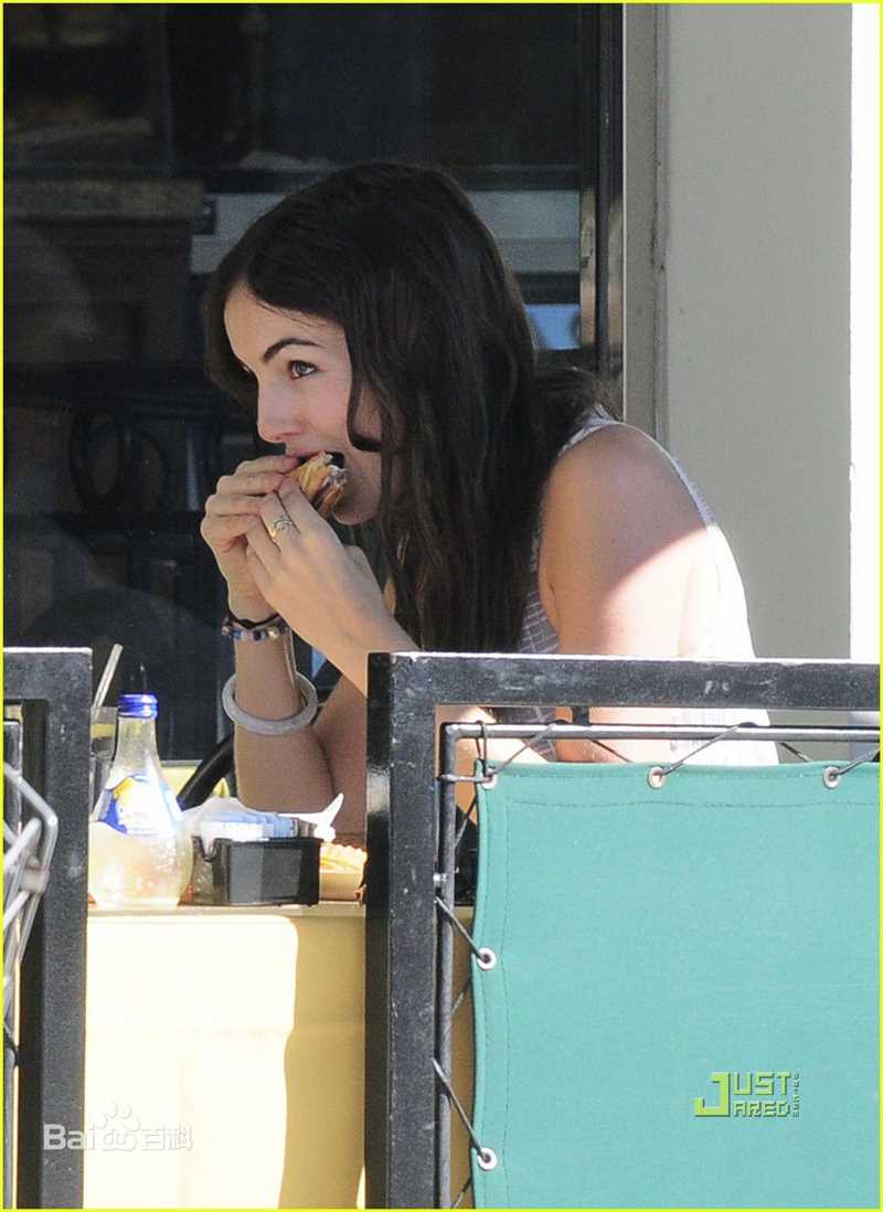 最新卡米拉·贝勒(Camilla Belle)精彩图册1