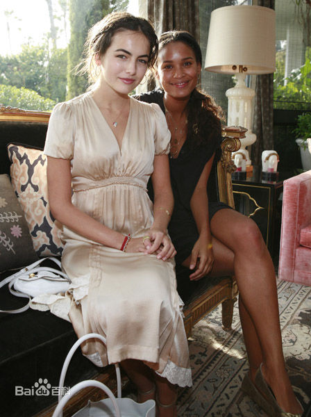 最新卡米拉·贝勒(Camilla Belle)精彩图册1