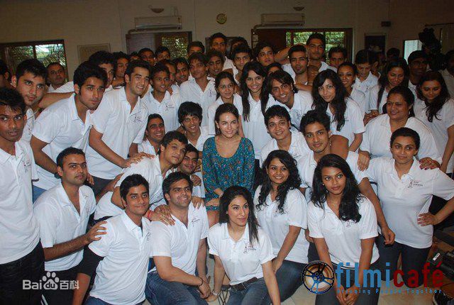 高清卡米拉·贝勒(Camilla Belle)精彩图册1