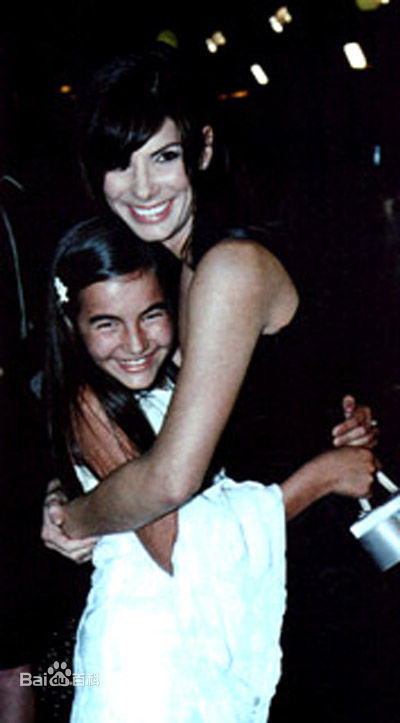 最新卡米拉·贝勒(Camilla Belle)精彩图册4