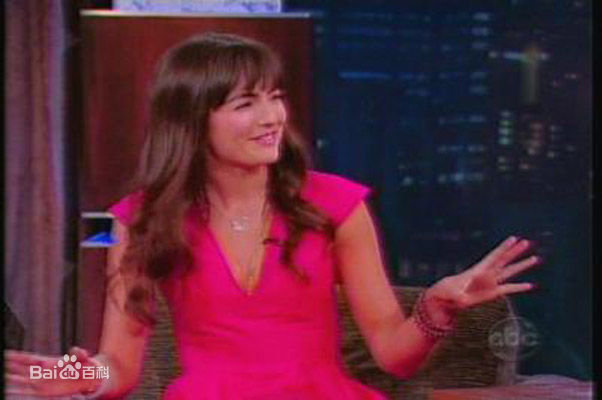 最新卡米拉·贝勒(Camilla Belle)精彩图册4