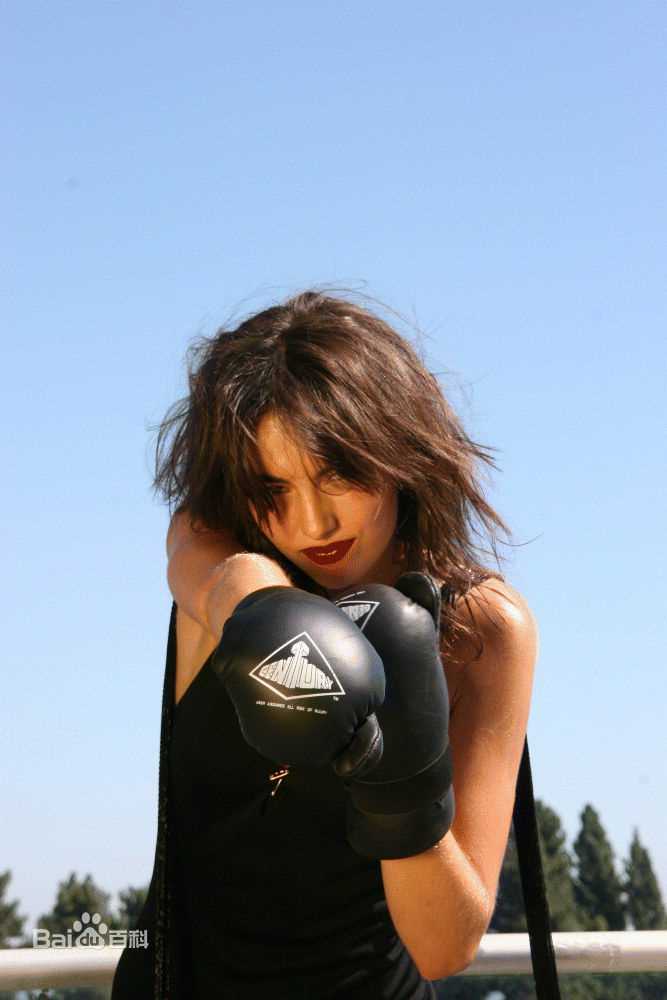 最优质卡米拉·贝勒(Camilla Belle)精彩图册4