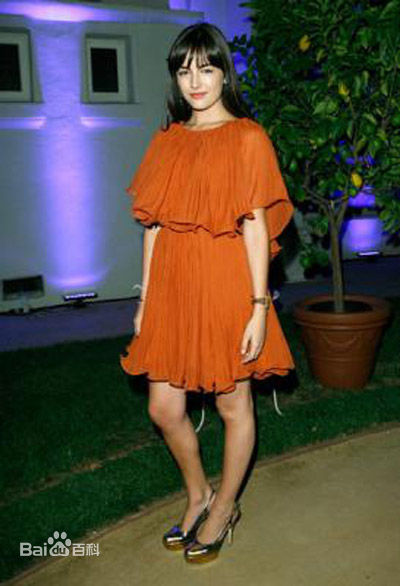 最新卡米拉·贝勒(Camilla Belle)精彩图册1