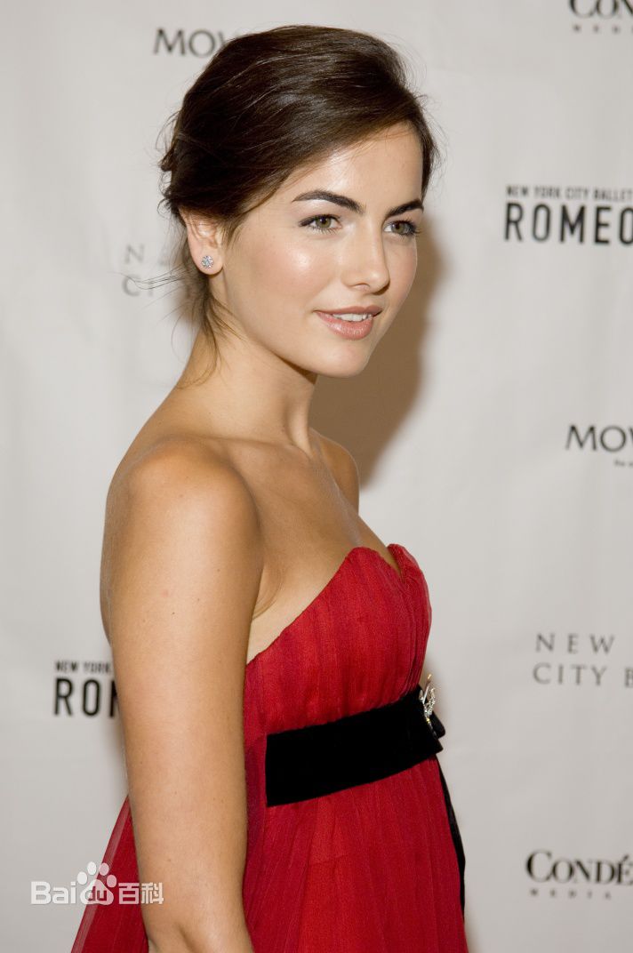 最新卡米拉·贝勒(Camilla Belle)精彩图册1