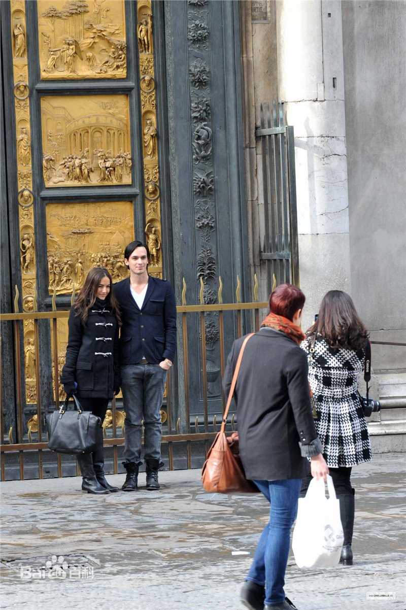 最新卡米拉·贝勒(Camilla Belle)精彩图册1