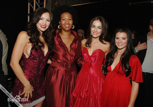 最新卡米拉·贝勒(Camilla Belle)精彩图册1