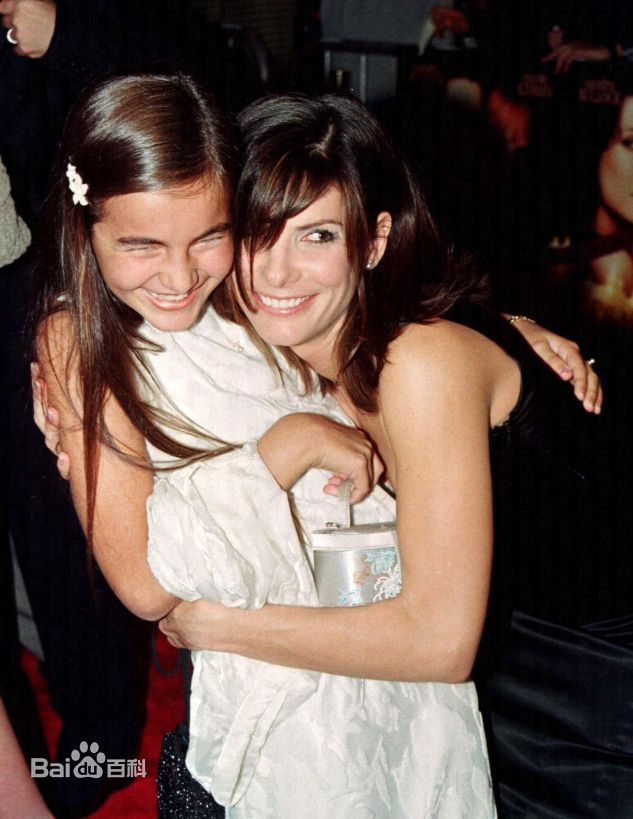 高清卡米拉·贝勒(Camilla Belle)精彩图册1