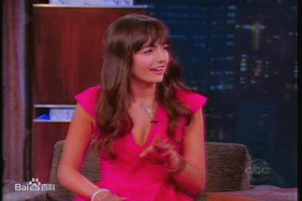 精选卡米拉·贝勒(Camilla Belle)精彩图册4