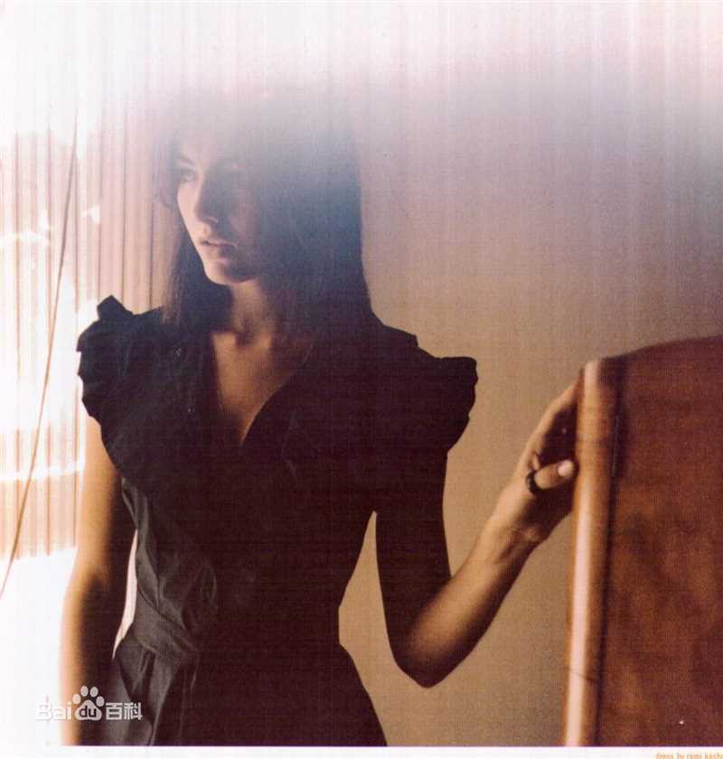 精选卡米拉·贝勒(Camilla Belle)精彩图册4