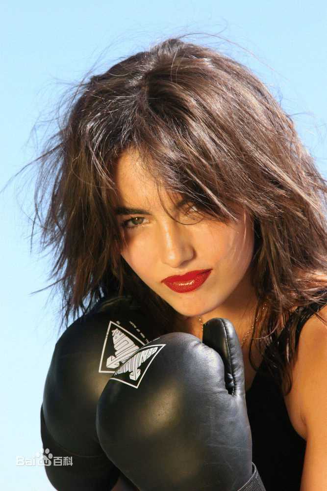 最新卡米拉·贝勒(Camilla Belle)精彩图册2