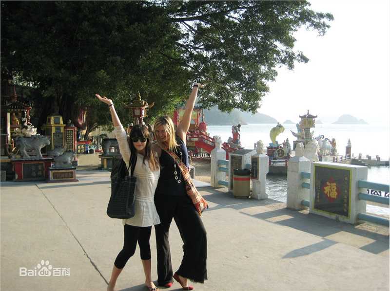 最新卡米拉·贝勒(Camilla Belle)精彩图册2