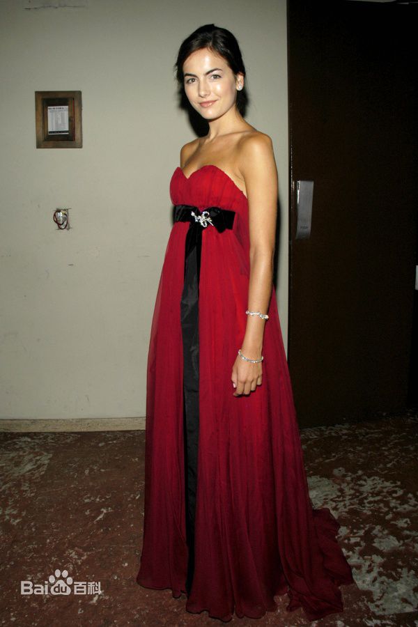 最新卡米拉·贝勒(Camilla Belle)精彩图册4